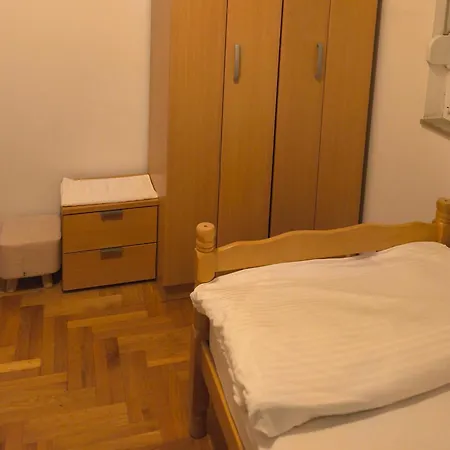 Luc 75 Kvadrata Stan Sa Dve Spavce Sobe Trebinje